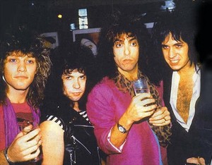  Ciuman w/ Bon Jovi ~London, England...October 14, 1984 (Animalize Tour)