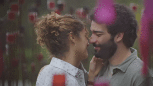  Maíra and Rafael kiss