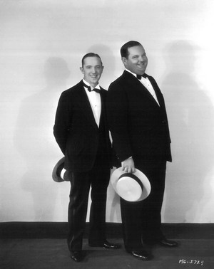 Stan pohon salam, laurel (1890-1965) & Oliver Hardy (1892-1957)