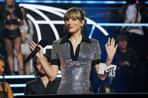  Taylor ~ MTV EMA's (2022)