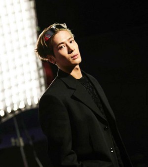  Jackson at Louis Vuitton 2023 Men's Fashion tampil