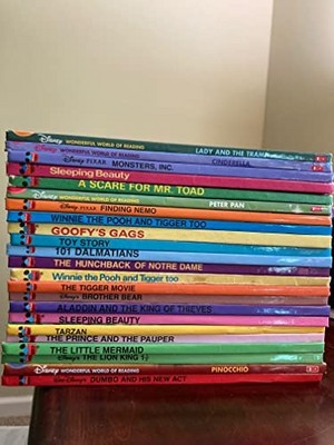 An Assortment Of 디즈니 Storybooks