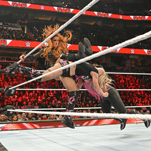  Becky Lynch vs Alexa Bliss vs Nikki cruzar, cruz | wwe Raw | 12-05-2022
