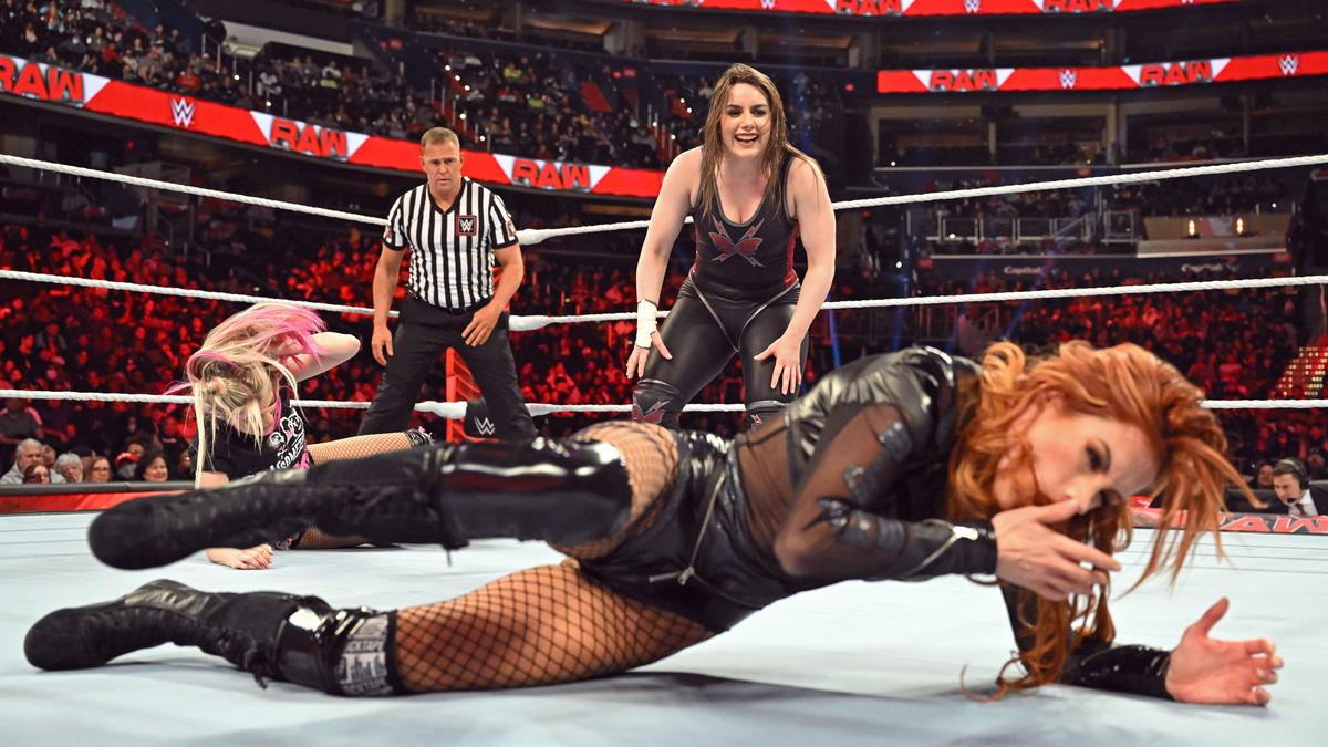 Becky Lynch vs Alexa Bliss vs Nikki Cross | WWE Raw | 12-05-2022 - WWE ...