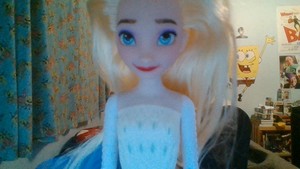  Elsa is so happy to know 你
