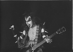  Gene ~Erie, Pennsylvania...January 24, 1976 (Alive Tour)