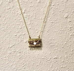  vàng Filled Envelope with Small Opal chuỗi hạt, chuỗi hạt cườm
