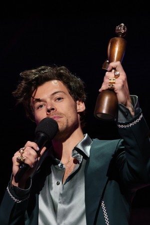  Harry Styles - “Artist of the Year”