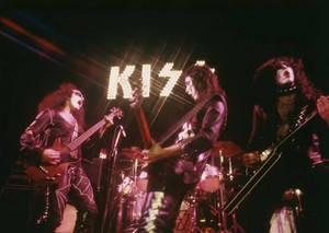  baciare ~Long Beach, California...February 17, 1974 (KISS Tour)
