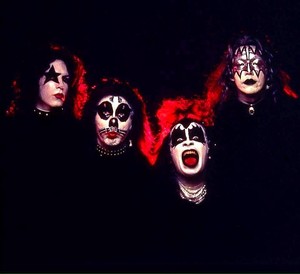  吻乐队（Kiss） (NYC) January 31, 1974 (Hotter Than Hell Photoshoot)