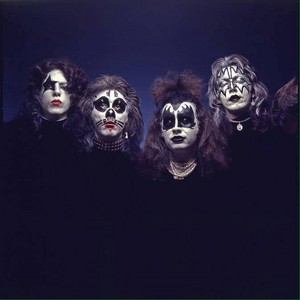  吻乐队（Kiss） (NYC) January 31, 1974 (Hotter Than Hell Photoshoot)
