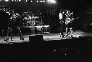  baciare ~Providence, Rhode Island...January 1, 1977 (Rock and Roll Over Tour)