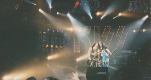  Paul and Gene ~Tokyo, Japan...January 30, 1995 (KISS My پچھواڑے, گدا Tour)