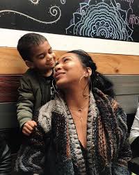  Melanie Fiona and her son