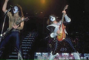 Paul and Ace (NYC) December 15, 1977 (Alive II Tour)