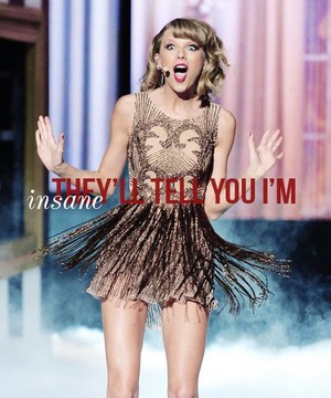  Taylor быстрый, стремительный, свифт Lyrics