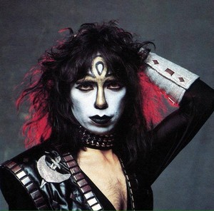  Vinnie | 吻乐队（Kiss） (Photoshoot) December 1982