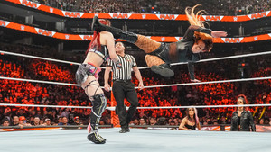 Becky Lynch vs IYO SKY | Raw | March 27, 2023