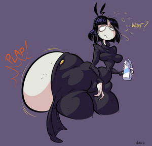  Creepy Susie drinks leite