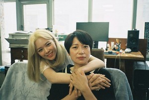  Jeongyeon and Mom