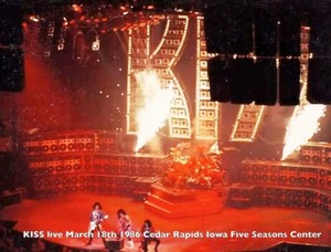  吻乐队（Kiss） ~Cedar Rapids, Iowa...March 18, 1986 (Asylum Tour)