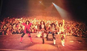  吻乐队（Kiss） ~East Rutherford, New Jersey...April 11, 1986 (Asylum Tour)
