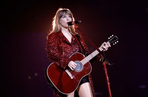  Taylor ~ Eras Tour Glendale, AZ 3-17-23