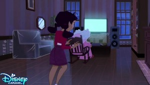  The Proud Family: Louder and Prouder - Grandma's Hands 572
