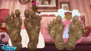  The Proud Family: Louder and Prouder - Grandma's Hands 587