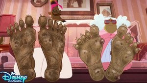  The Proud Family: Louder and Prouder - Grandma's Hands 589