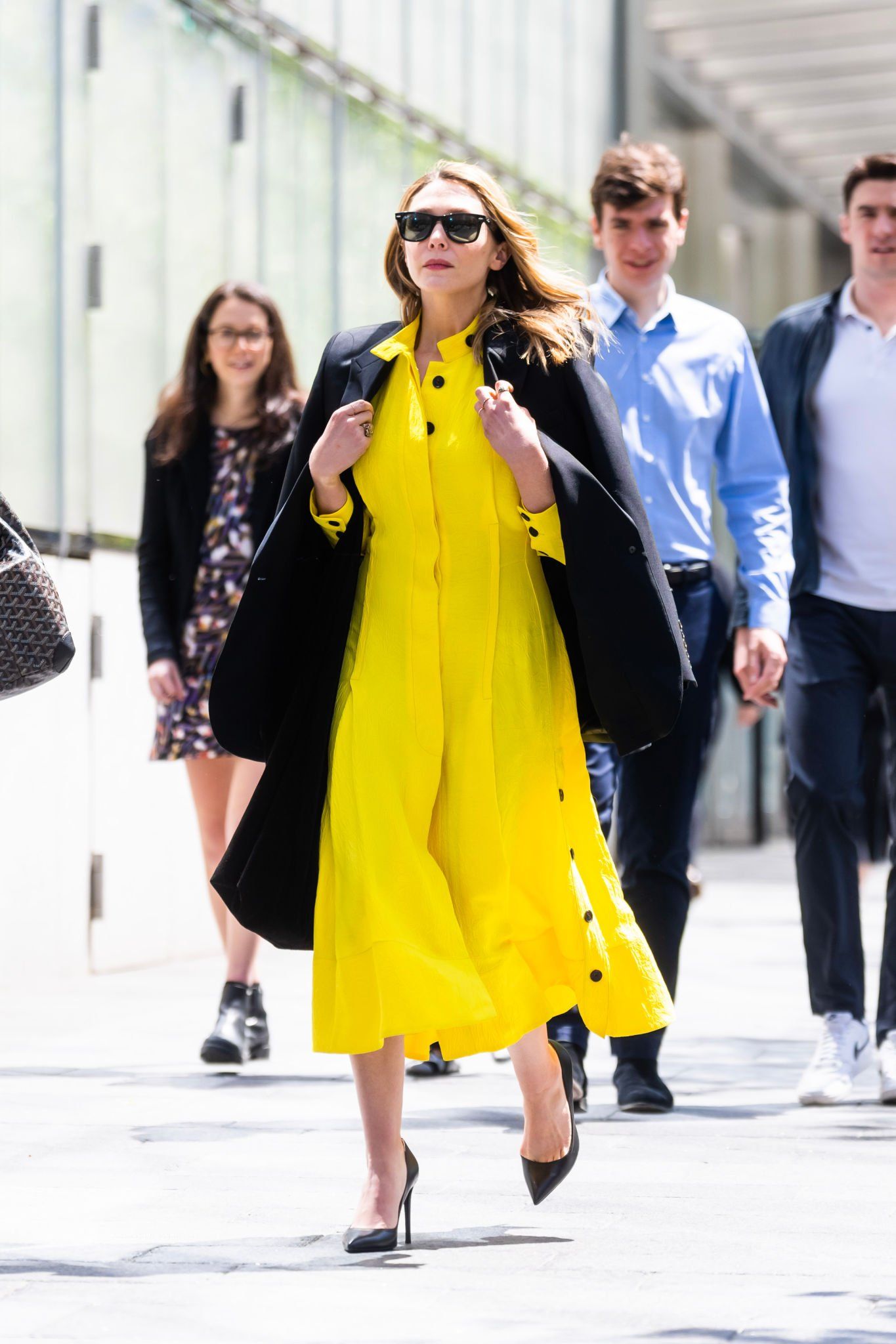Elizabeth Olsen | Tribeca, New York | April 19, 2023 - Elizabeth Olsen ...
