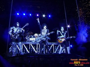  Kiss ~Milwaukee, Wisconsin...May 19, 2000 (Farewell Tour)