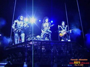  吻乐队（Kiss） ~Milwaukee, Wisconsin...May 19, 2000 (Farewell Tour)