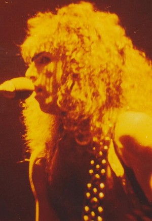  Paul ~Manchester, England...May 13, 1976 (Alive Tour)