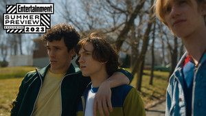  Tom Holland, Sam Vartholomeos and Levon Hawke in The Crowded Room | Promotional still | 2023