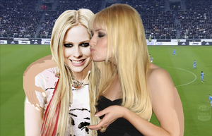  Beth Behrs kisses Avril Lavigne