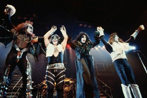 KISS ~Calgary Alberta Canada...July 31, 1977 (Love Gun Tour)