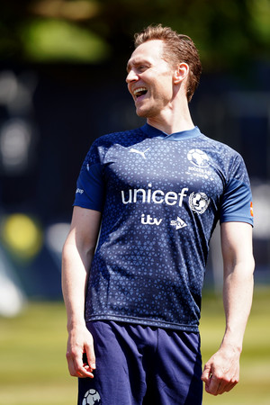  Tom Hiddleston | training session | putbol Aid for UNICEF match | June 8, 2023