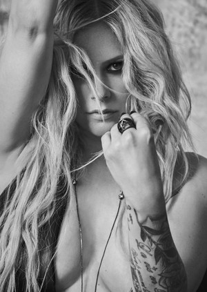  Avril Lavigne for Grazia Bulgaria (2023)