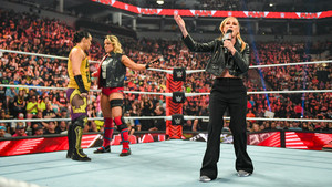  Becky Lynch : Shayna Baszler vs Zoey Stark | Monday Night Raw | August 7, 2023