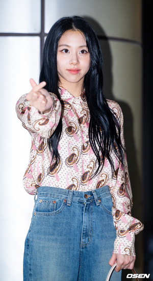 Chaeyoung at ICN airport