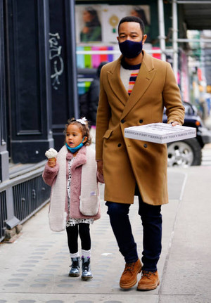  John Legend and his daughter