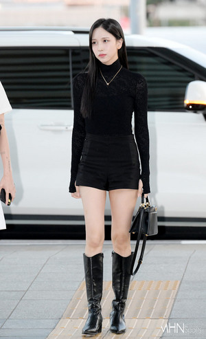  Mina at Incheon Airport heading to Bangkok