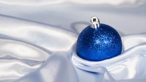  blue christmas bauble in silk