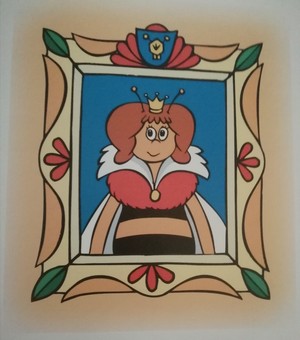A picture frame of the queen bee