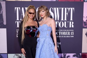  Taylor 迅速, スウィフト & ビヨンセ at The Eras Tour Film Premiere in LA (October 11, 2023)