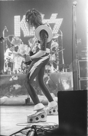  Ace ~Erie, Pennsylvania...January 23, 1976 (Alive Tour)