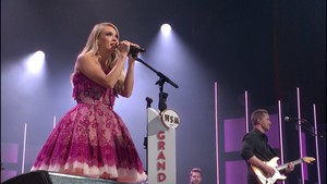  Carrie Underwood new fashion