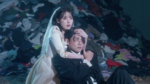  Taehyung with iu in cinta Wins All musik video