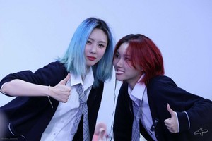  Yoohyeon and Siyeon